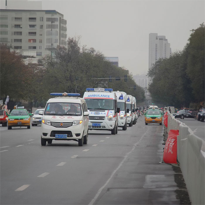 阿克苏乌鲁木齐救护车租赁收费