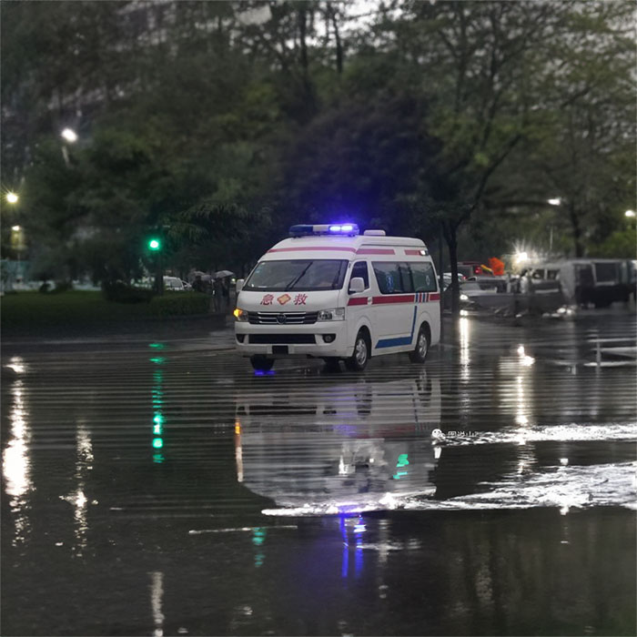 乌鲁木齐乌鲁木齐私人救护车租赁联系电话