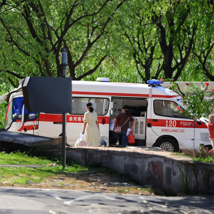 库尔勒乌鲁木齐救护车租车收费