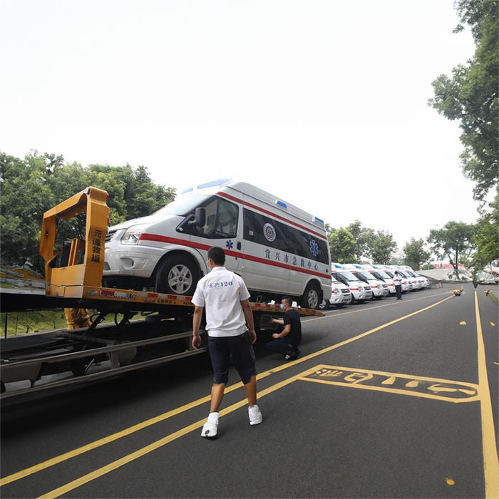 库尔勒乌鲁木齐救护车租车收费标准