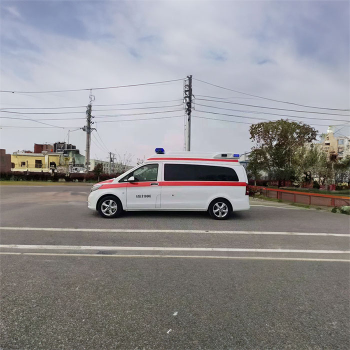 阿克苏武警新疆生产建设兵团指挥部医院租用私人救护车到武警北京市总队第二医院叫一个救护车需要多少钱?