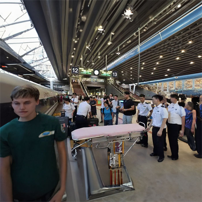 新疆維吾爾自治區人民醫院租私家救護車轉院到福建醫科大學附屬協和醫院(福州市協和醫院)私人救護車出租