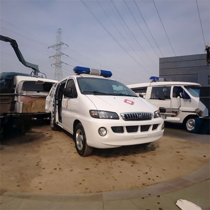 新疆醫(yī)科大學第二附屬醫(yī)院七道灣醫(yī)院租私人救護車轉(zhuǎn)院到濟寧醫(yī)學院附屬醫(yī)院救護車出租運送病人